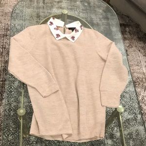 Linen sweaters with detachable collar